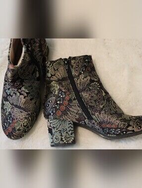 Gianni Bini Black Multicolor Floral Brocade Ankle Boots